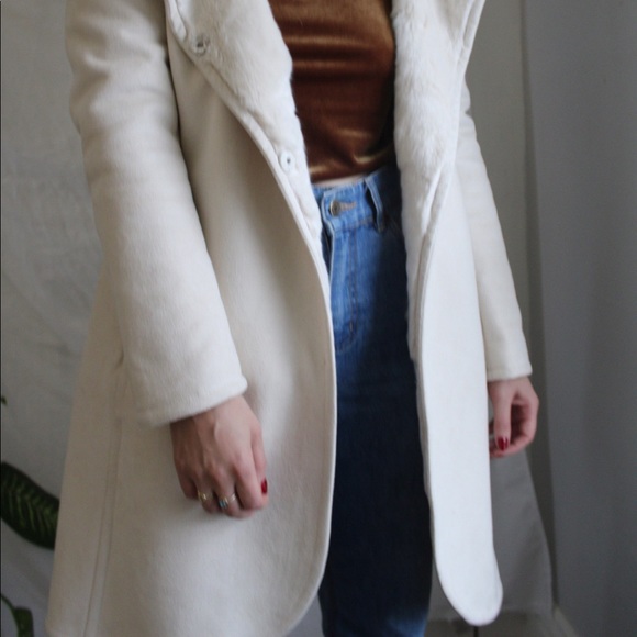 GUESS faux Fur Coat - Picture 6 of 6